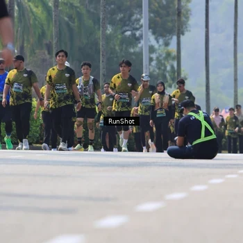 Runner Photo 7055616