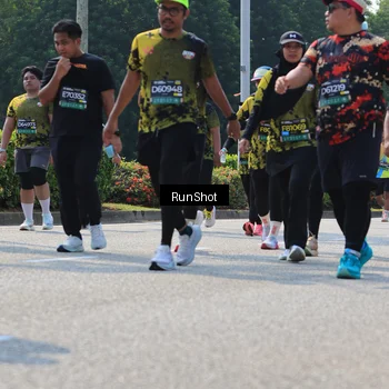 Runner Photo 7055619