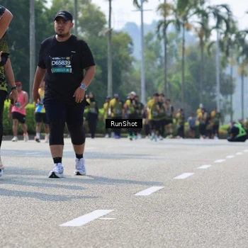 Runner Photo 7055624
