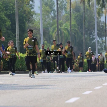 Runner Photo 7055637