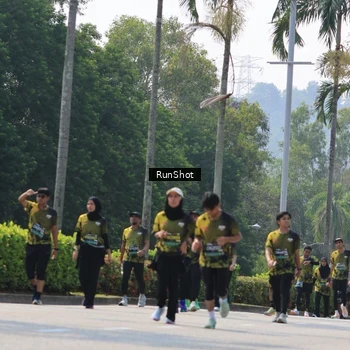 Runner Photo 7055640
