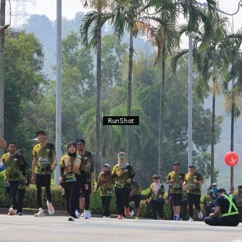 Runner Photo 7055653