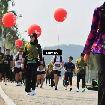 Runner Photo 7055684