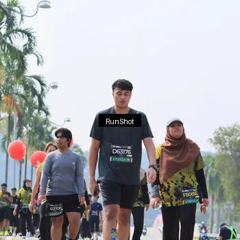 Runner Photo 7055696