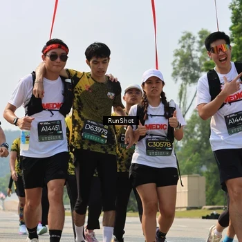 Runner Photo 7055733