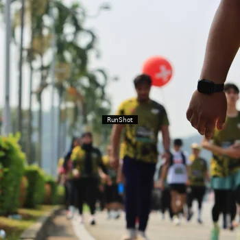 Runner Photo 7055753
