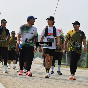 Runner Photo 7055775