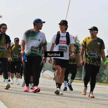 Runner Photo 7055781