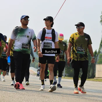 Runner Photo 7055784