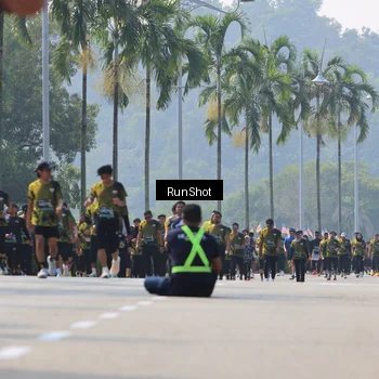 Runner Photo 7055800