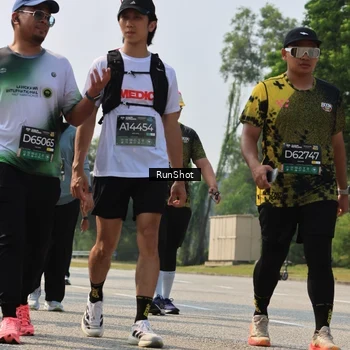 Runner Photo 7055804