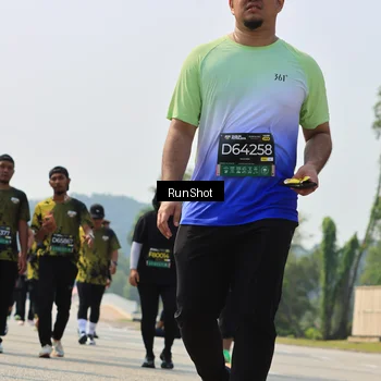 Runner Photo 7055871