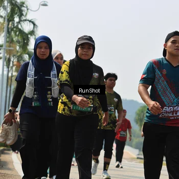 Runner Photo 7055953