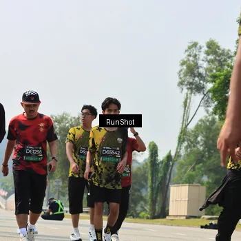 Runner Photo 7056000