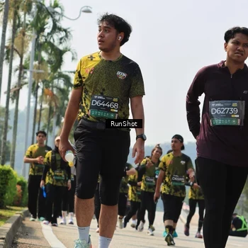 Runner Photo 7056028