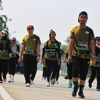 Runner Photo 7056073