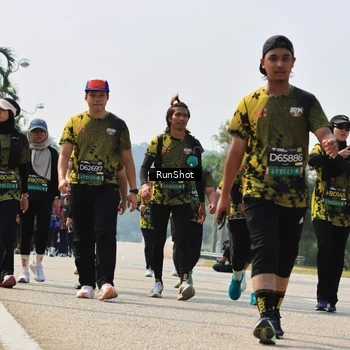 Runner Photo 7056076