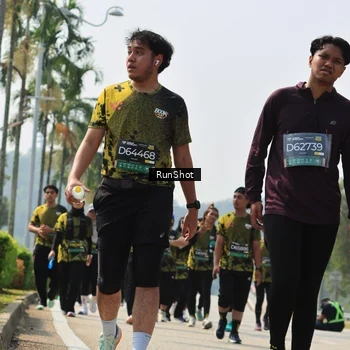 Runner Photo 7056103