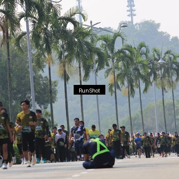 Runner Photo 7056197