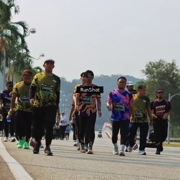Runner Photo 7056220