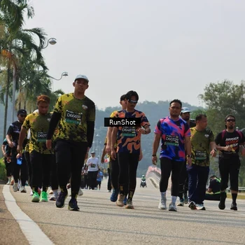 Runner Photo 7056224