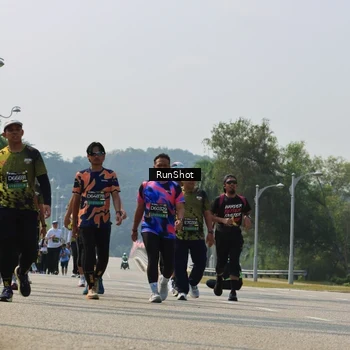Runner Photo 7056225