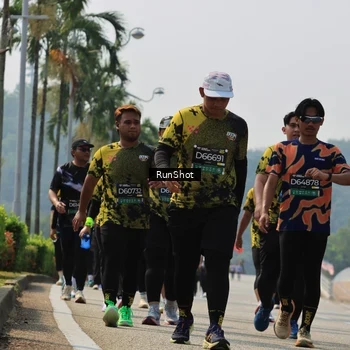 Runner Photo 7056237