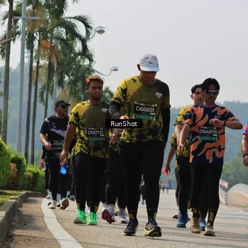 Runner Photo 7056245