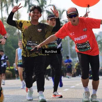 Runner Photo 7056253