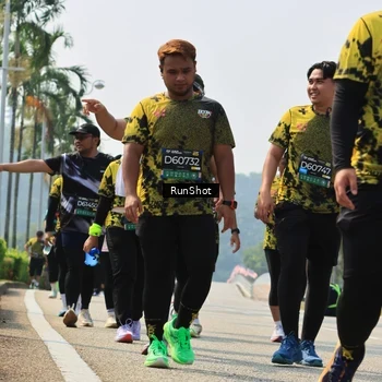 Runner Photo 7056288