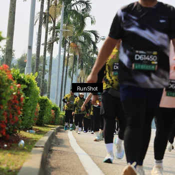 Runner Photo 7056335