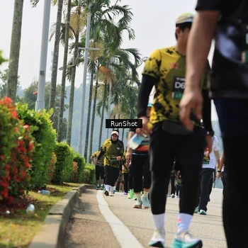 Runner Photo 7056340