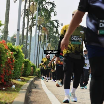 Runner Photo 7056341