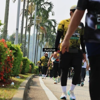 Runner Photo 7056342