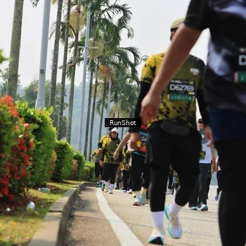 Runner Photo 7056344