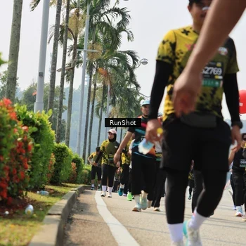 Runner Photo 7056350