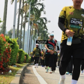 Runner Photo 7056351