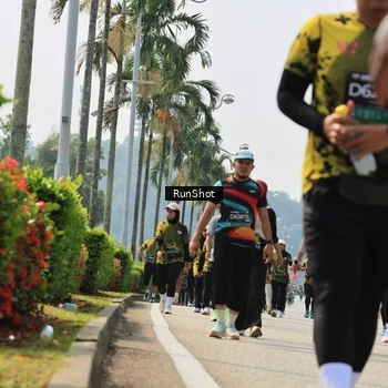Runner Photo 7056361