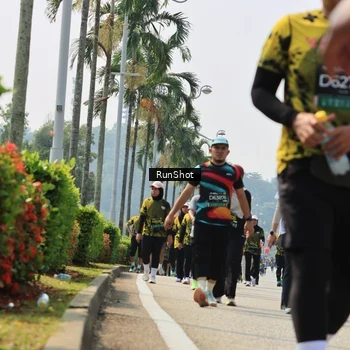 Runner Photo 7056363