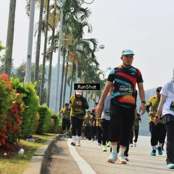 Runner Photo 7056381