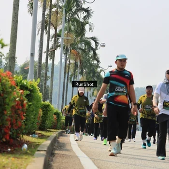Runner Photo 7056387