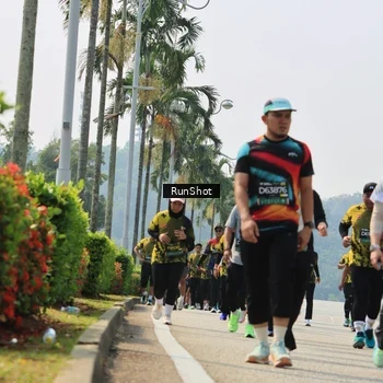 Runner Photo 7056392
