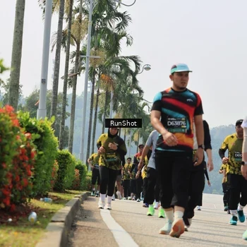 Runner Photo 7056393