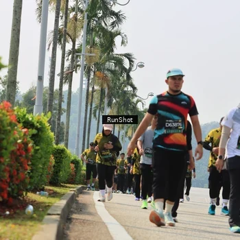 Runner Photo 7056394