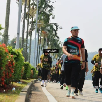 Runner Photo 7056395