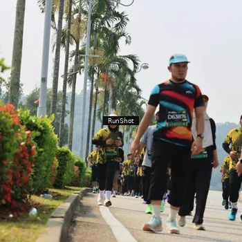 Runner Photo 7056400