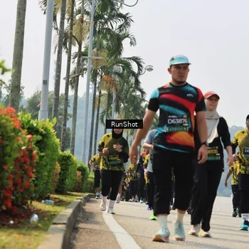 Runner Photo 7056402