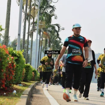 Runner Photo 7056405