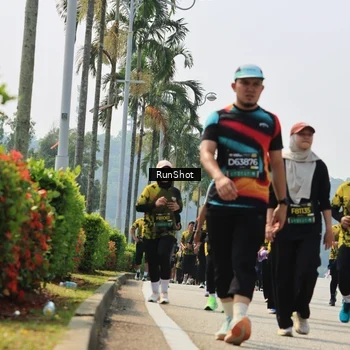 Runner Photo 7056406
