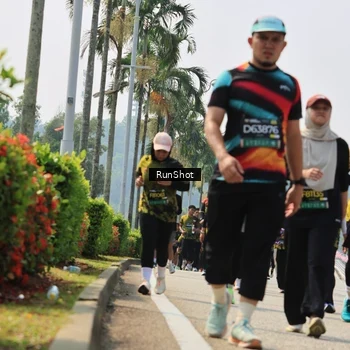 Runner Photo 7056407